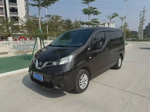 Nissan NV200 2015