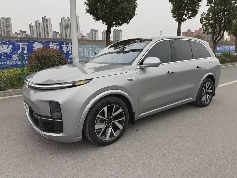 Li Auto L8
