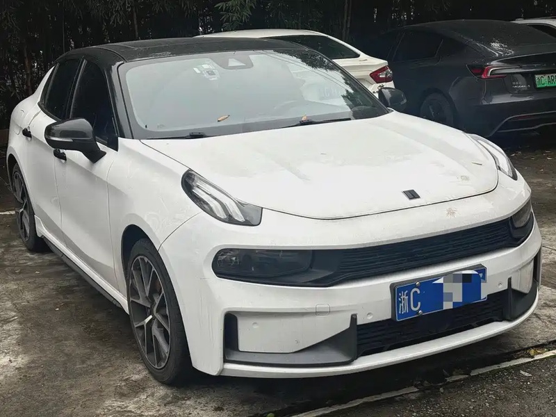 Lynk & Co 03