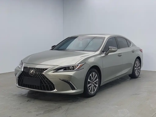 Lexus ES 2022