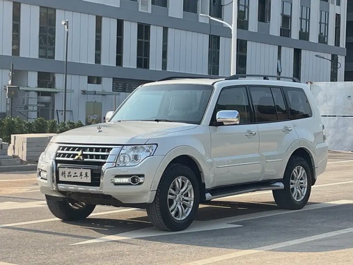 Mitsubishi Pajero 2019