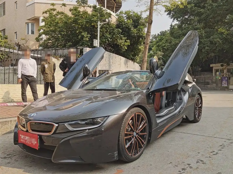 BMW i8