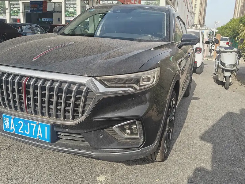 Hongqi HS5