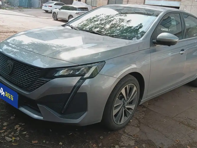 Peugeot 408