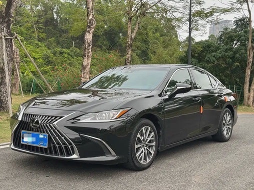 Lexus ES 2024