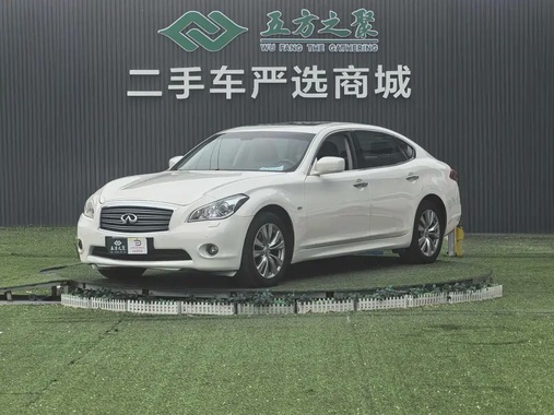 Infiniti M 2013