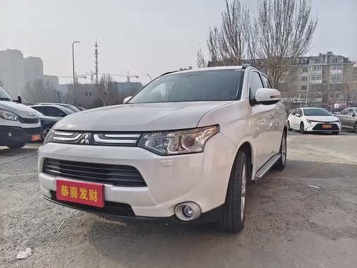 Mitsubishi Outlander 2014