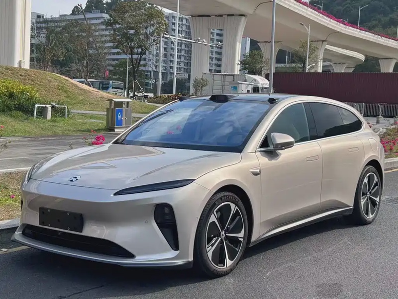 NIO ET5T