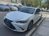 Lexus ES 2024