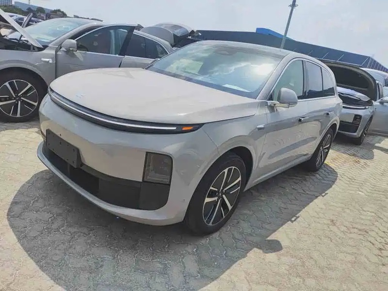 Li Auto L6