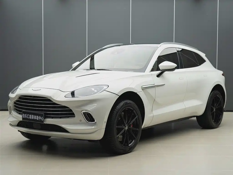 Aston Martin DBX