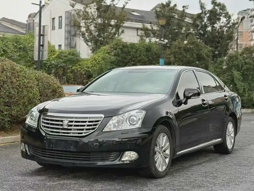 Toyota Crown 2012