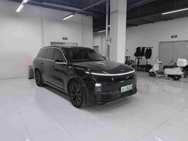 Li Auto L8