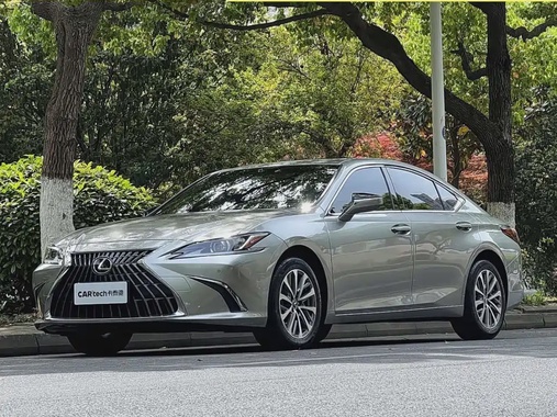 Lexus ES 2024