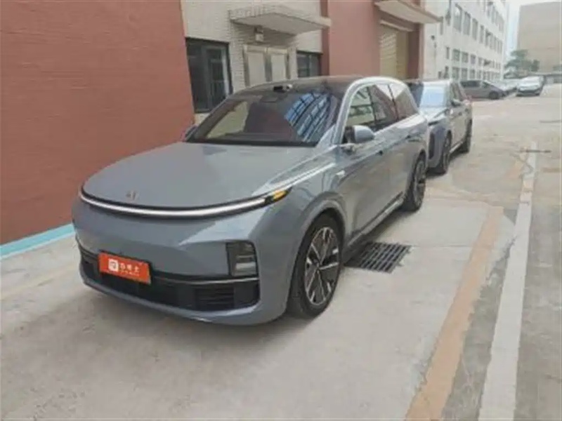 Li Auto L8
