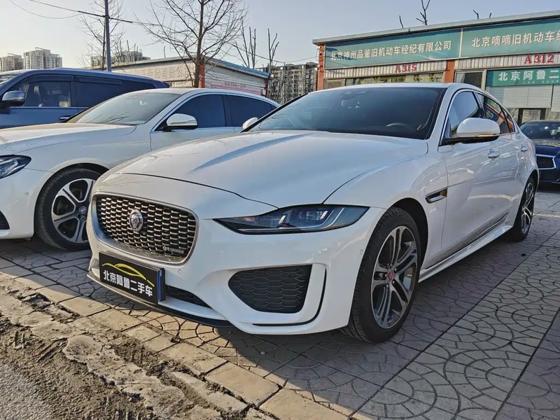 Jaguar XE