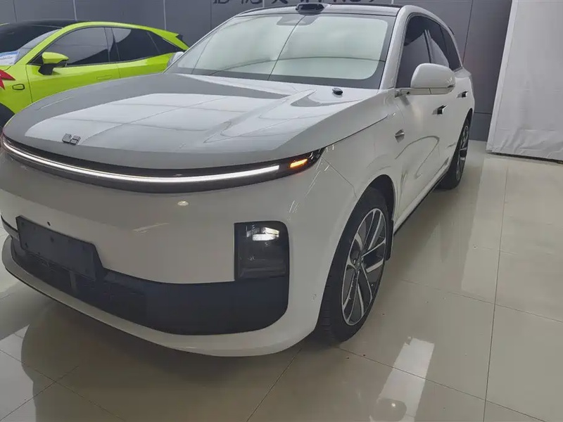 Li Auto L6