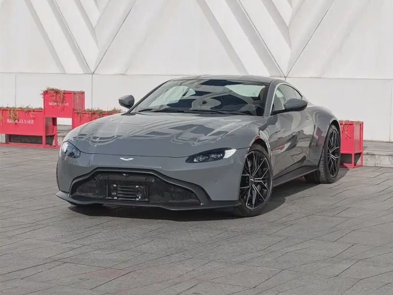 Aston Martin Vantage
