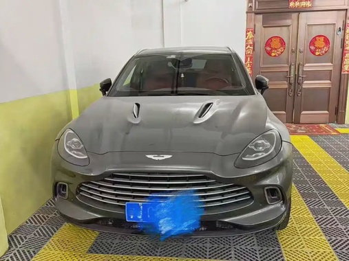 Aston Martin DBX 2021