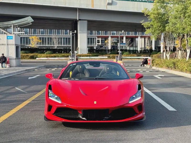 Ferrari F8