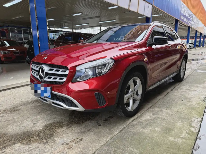 Mercedes-Benz GLA-Class