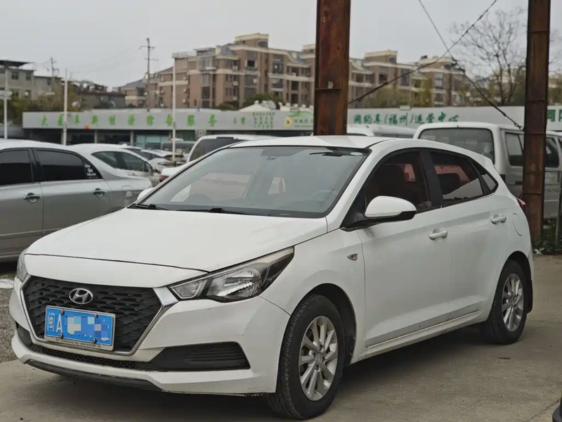 Hyundai Verna RV