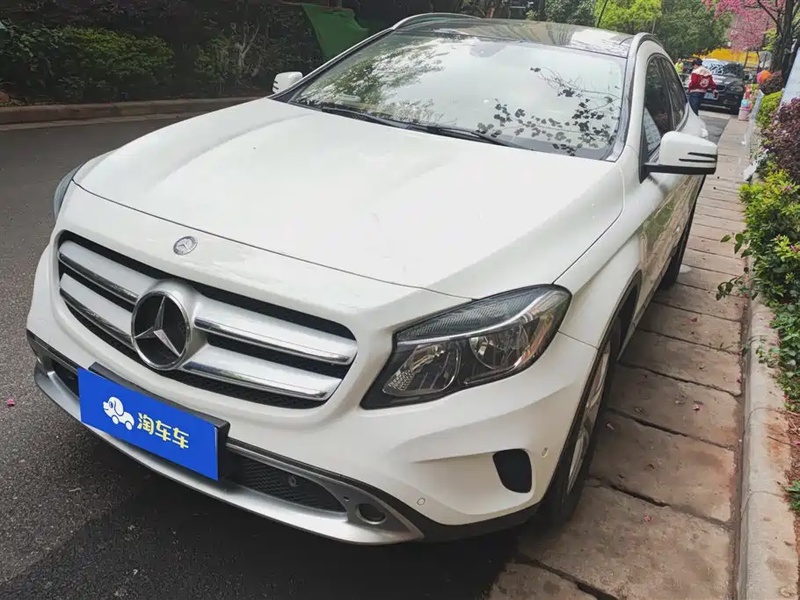 Mercedes-Benz GLA-Class