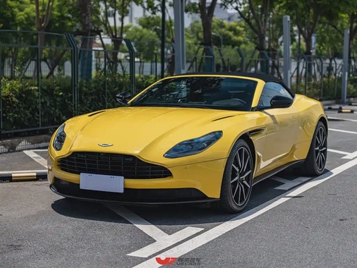 Aston Martin DB11 2021