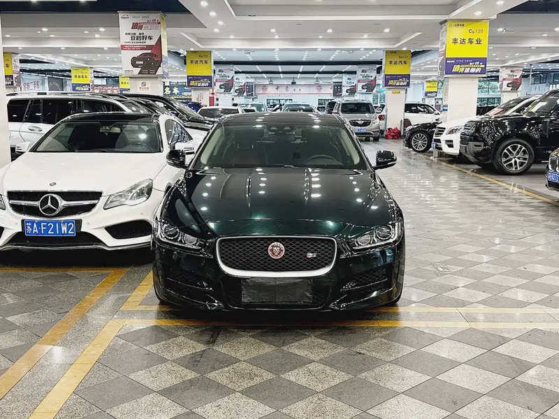 Jaguar XE
