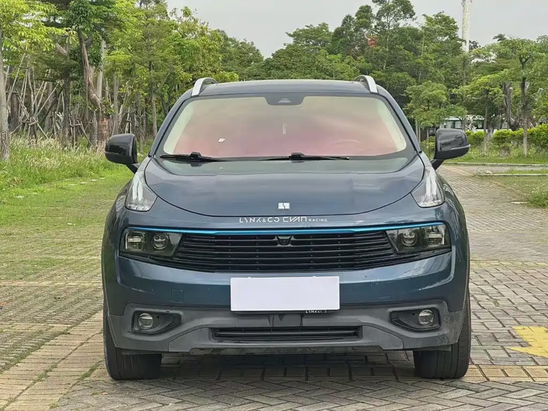 Lynk & Co 01