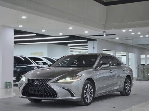 Lexus ES 2024