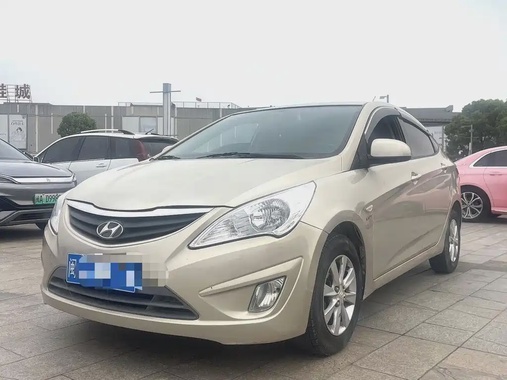 Hyundai Verna 2012