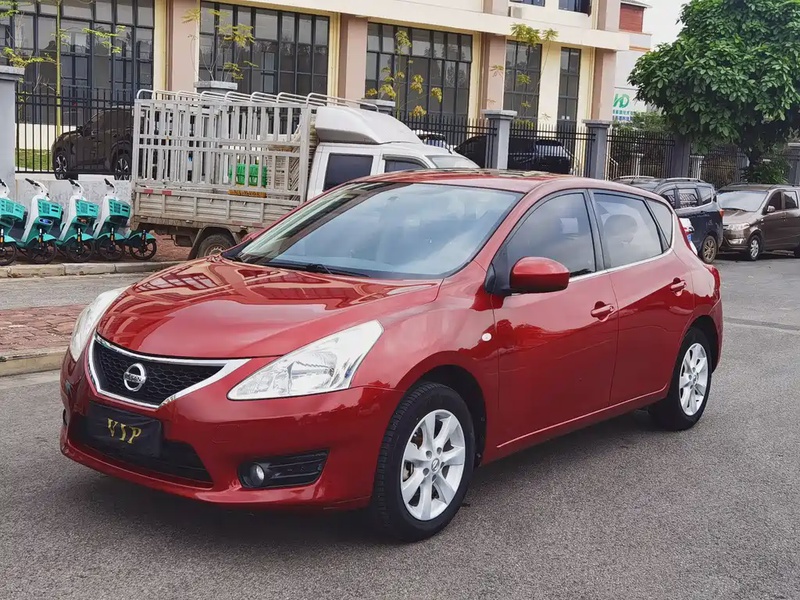 Nissan Tiida