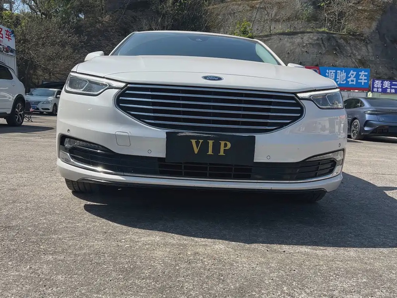 Ford Taurus