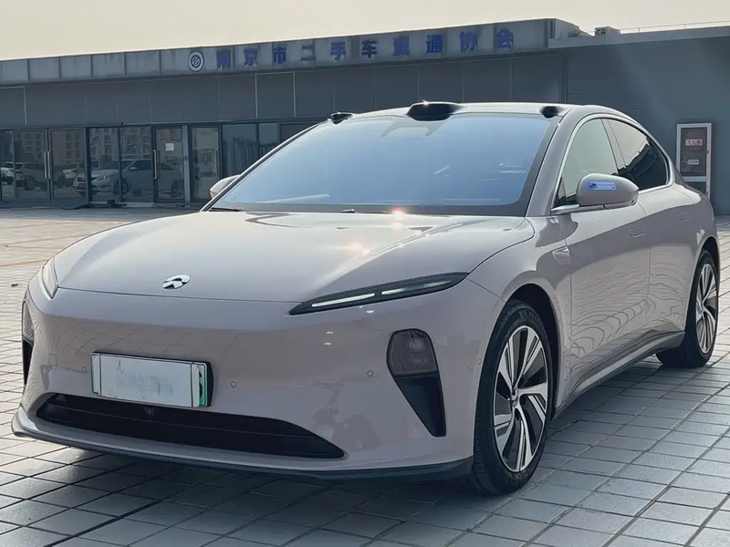 NIO ET5