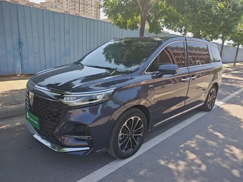 Roewe iMAX8