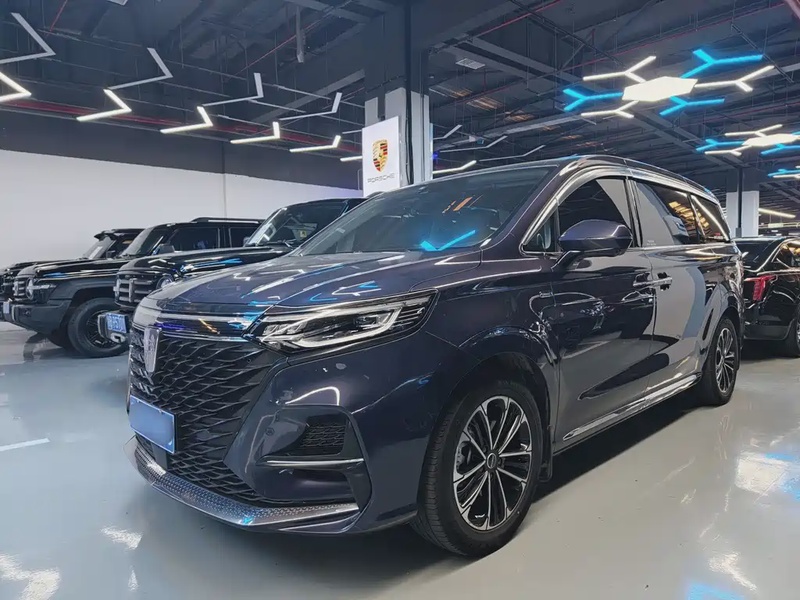 Roewe iMAX8