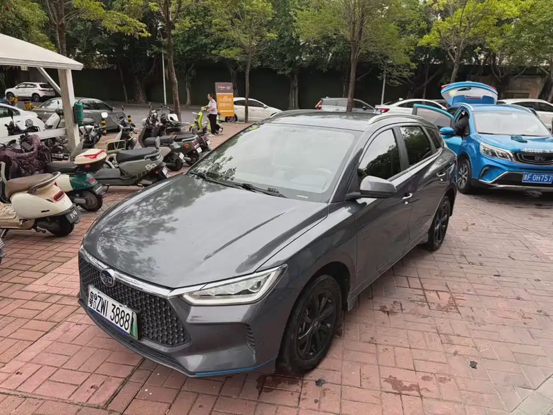 BYD e2