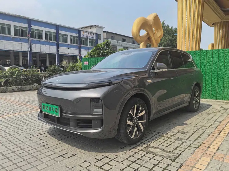 Li Auto L8