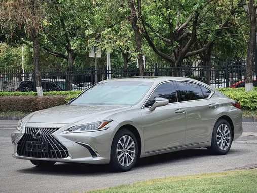 Lexus ES 2024