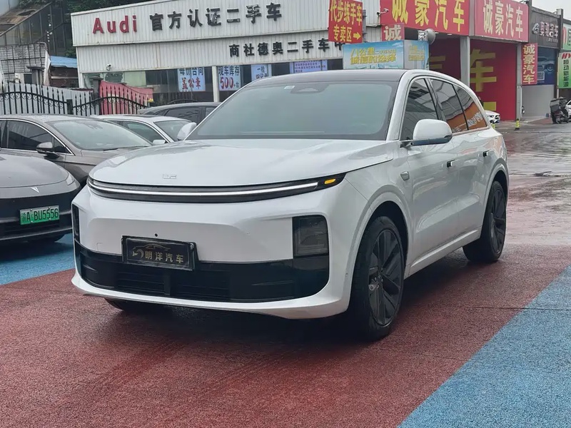 Li Auto L6