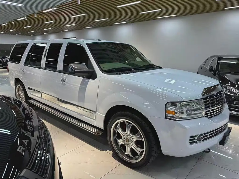 Lincoln Navigator