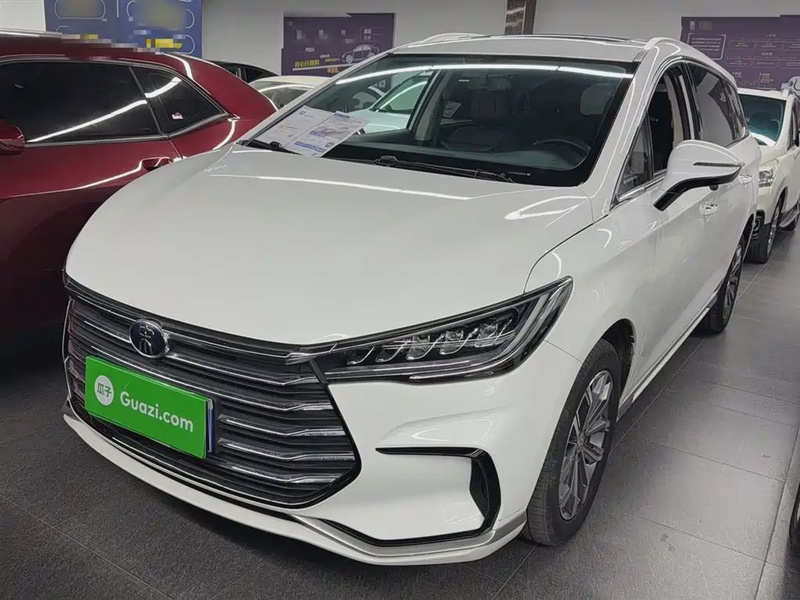 BYD MAX
