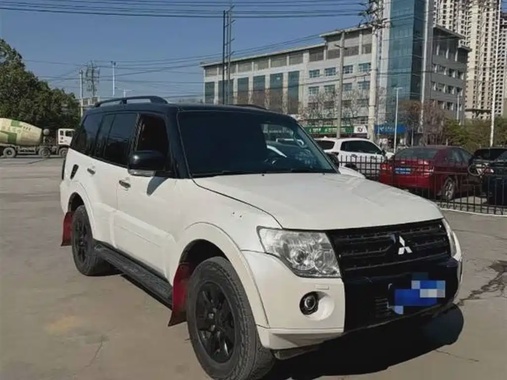 Mitsubishi Pajero 2011