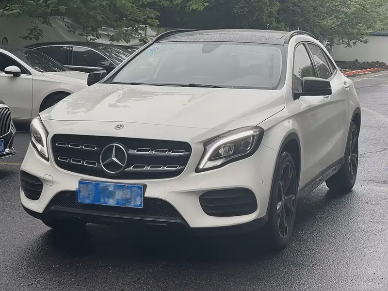 Mercedes-Benz GLA-Class