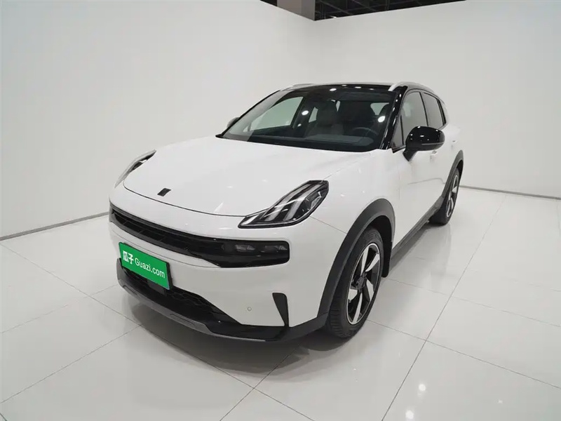 Lynk & Co 06