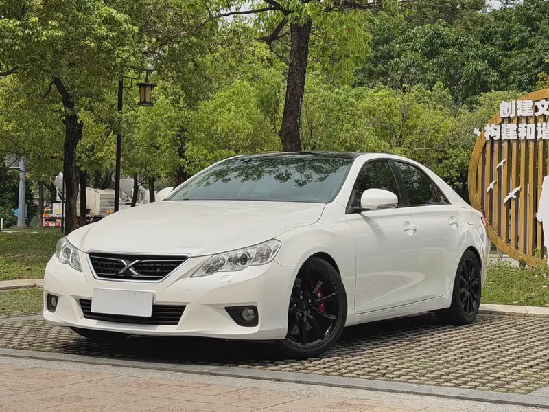 Toyota Reiz