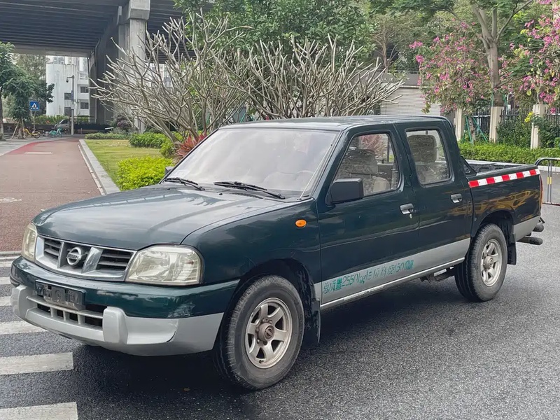 Nissan D22
