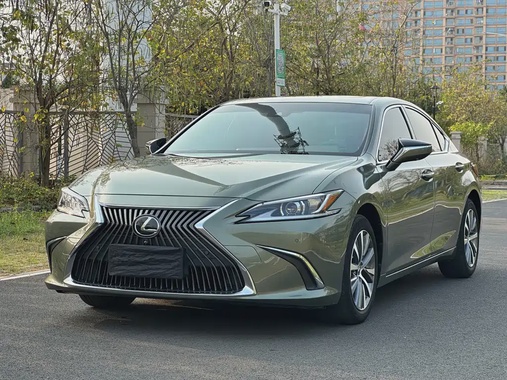 Lexus ES 2021