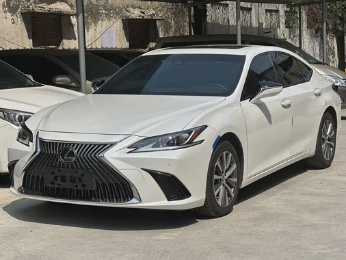 Lexus ES 2021